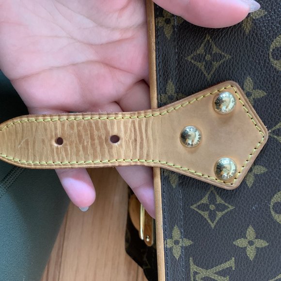 Louis Vuitton Hudson Bag - Picture 13 of 15